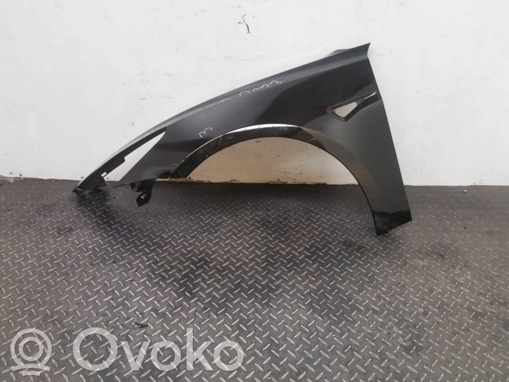 Tesla Model 3 Spārns 