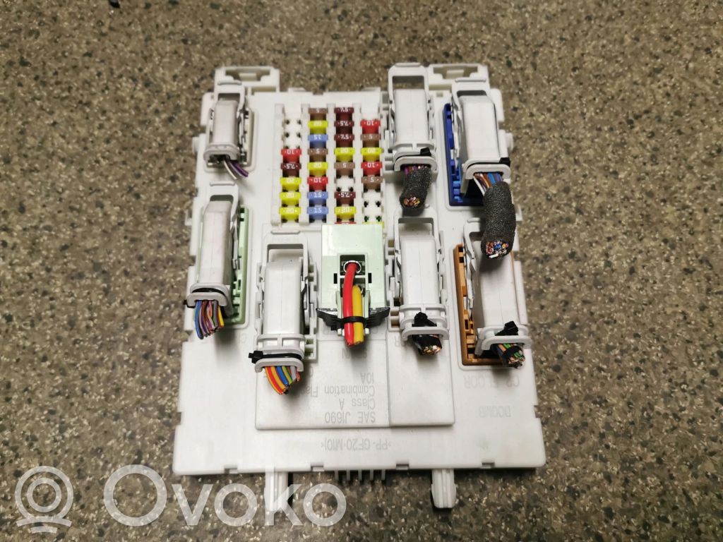 Módulo de fusible   F1FT14A073DD1