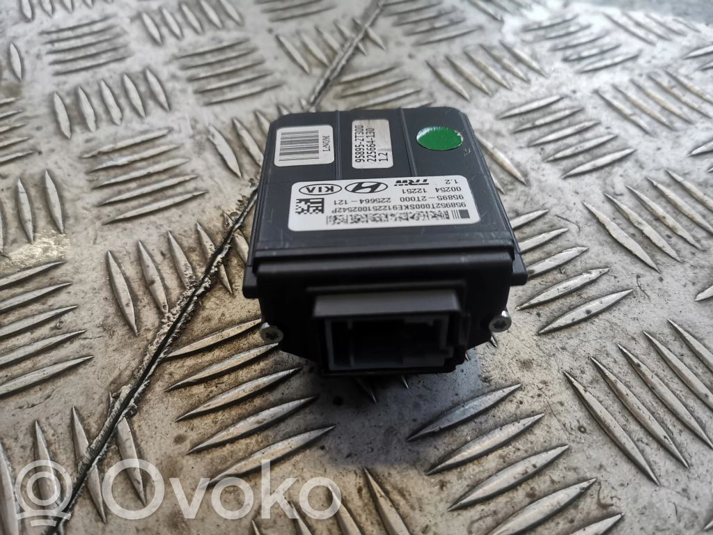 Other control units/modules   958952T000