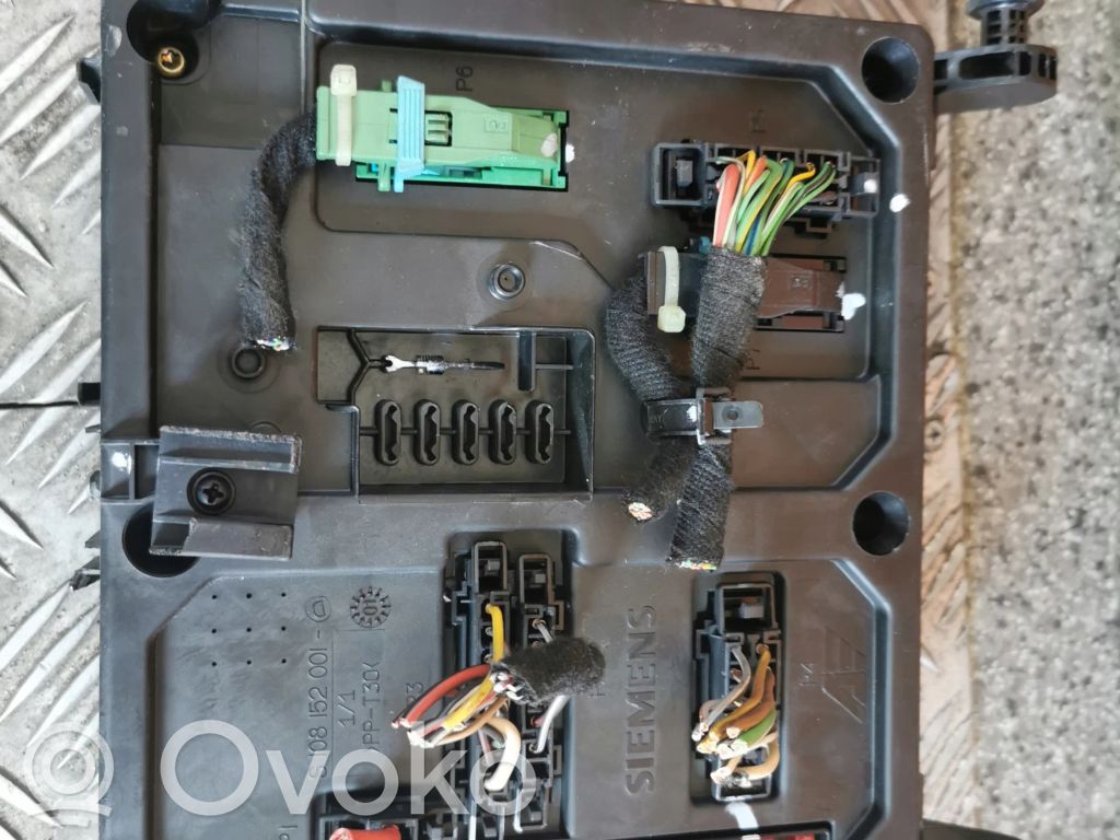 Ford Galaxy Fuse module 