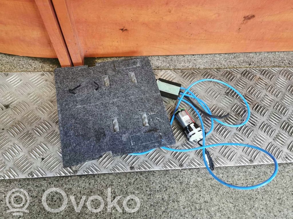 Sitzkabelbaum   13515731,13511247
