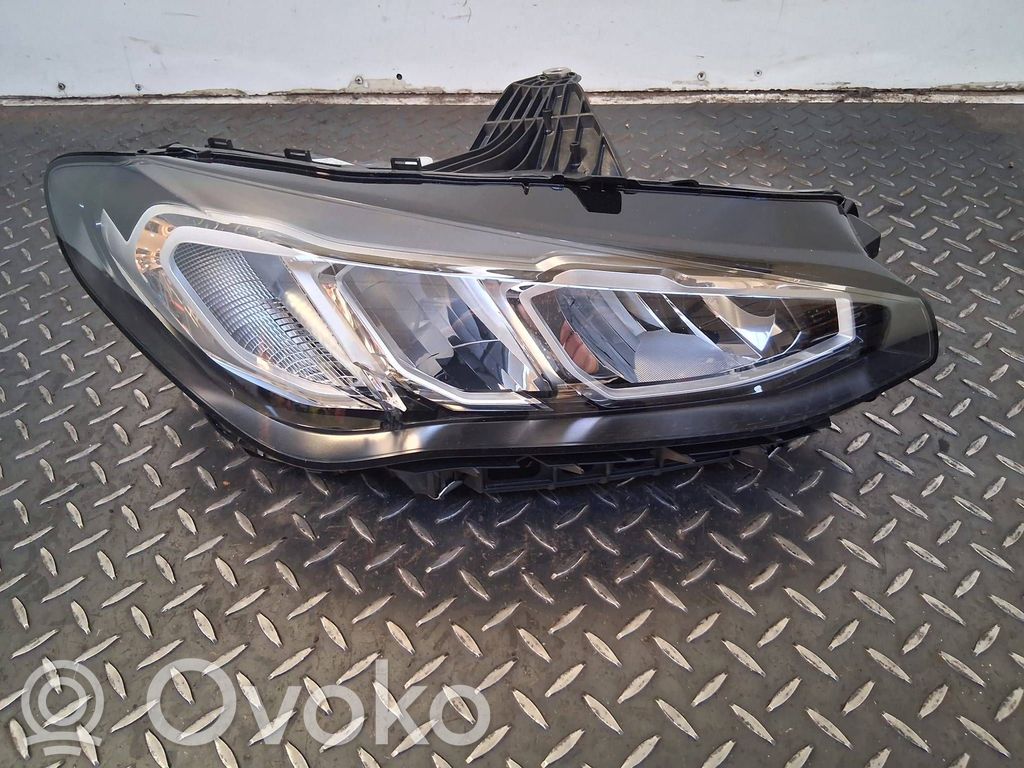 BMW 2 Active Tourer U06 Priekinis žibintas 