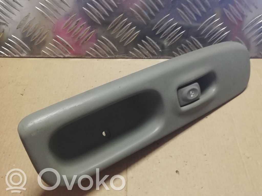 Renault Twingo I Electric window control switch 