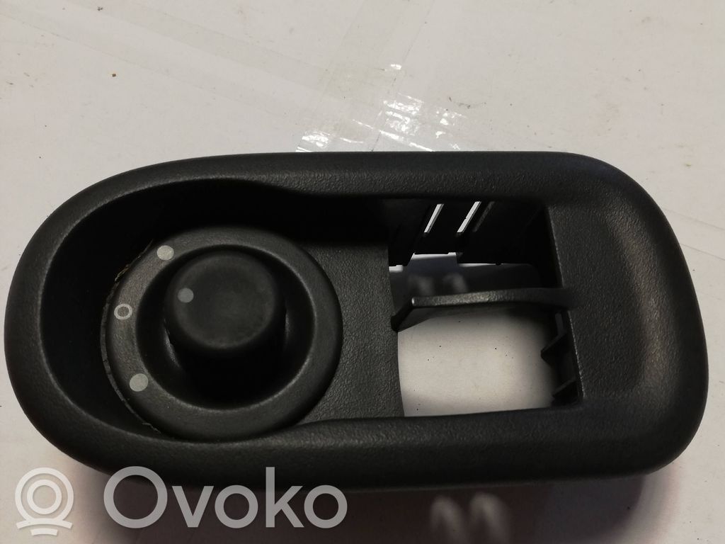 Renault Master III Electric window control switch 