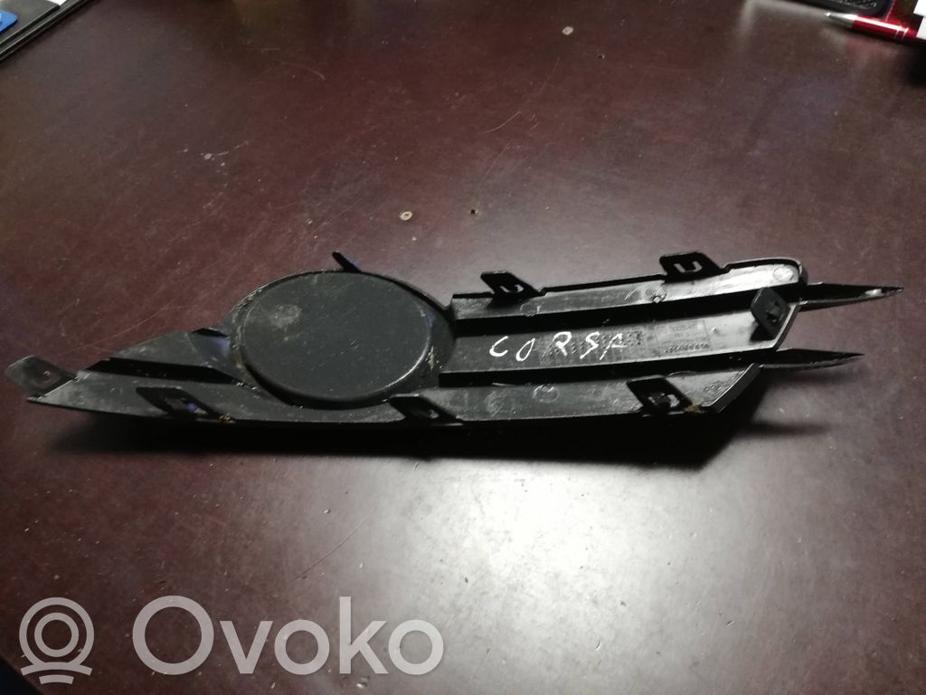 Opel Corsa D Listón embellecedor del parachoques delantero 
