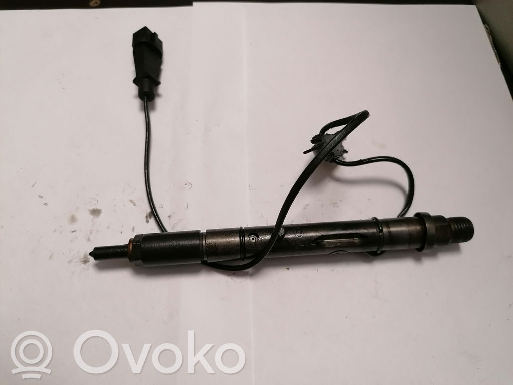 Inyector de combustible   059130202B,0432133823
