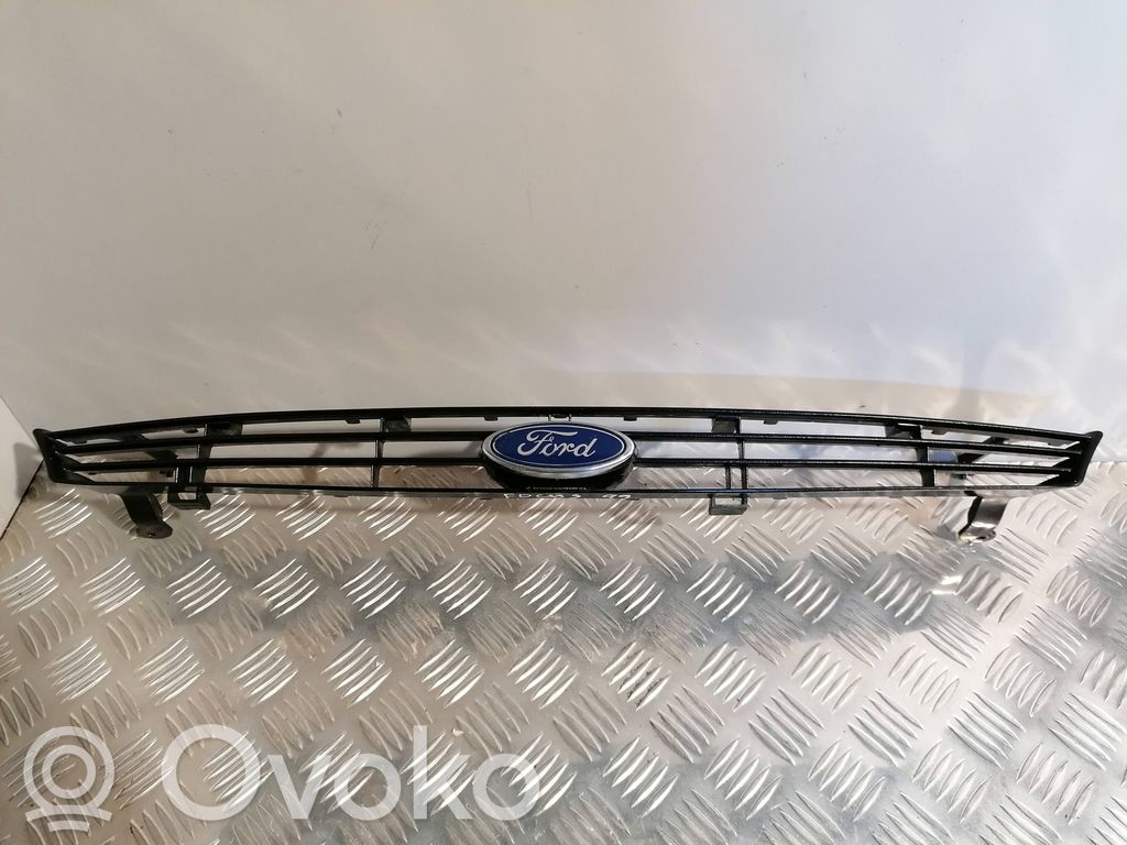 Ford Focus Front bumper upper radiator grill 