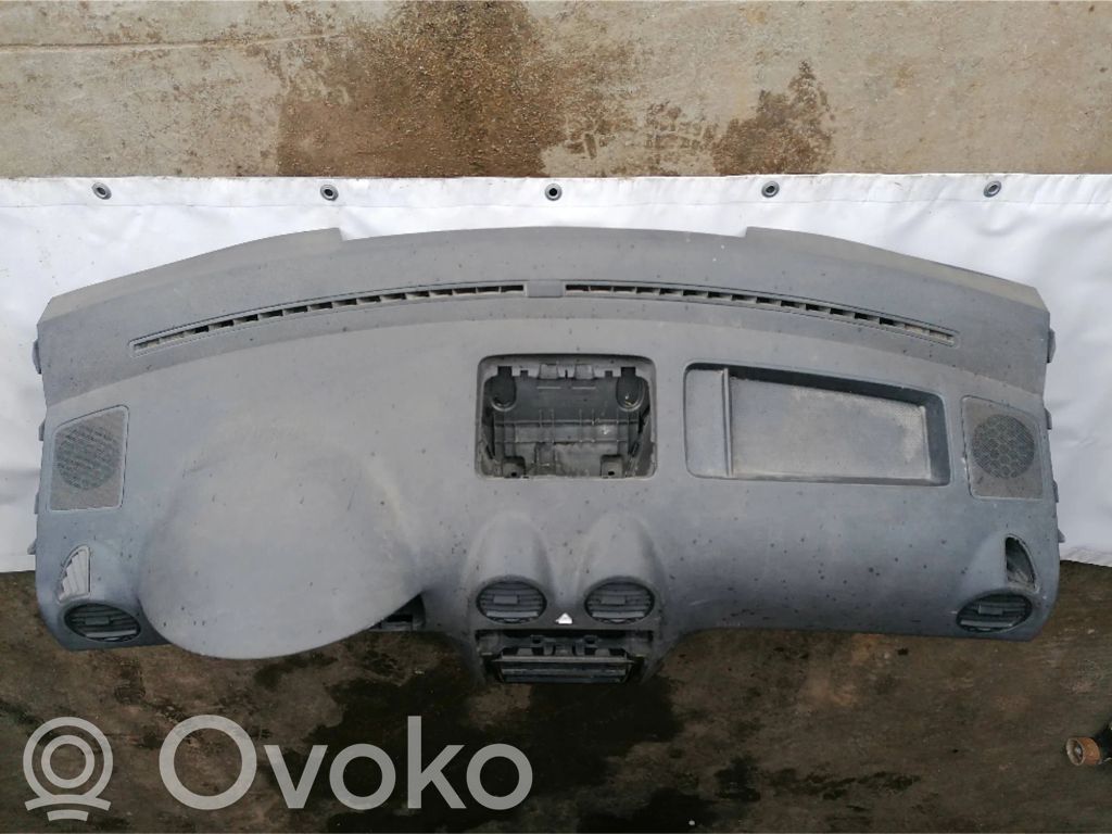 Volkswagen Caddy Panelė 