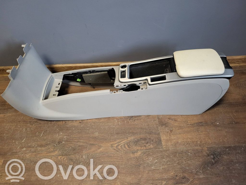 Volvo V50 Center console 