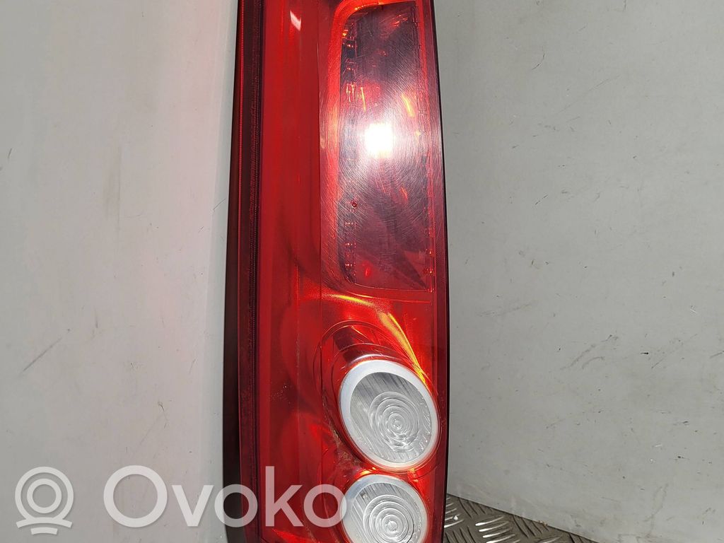 Ford Fiesta Aizmugurējais lukturis virsbūvē 