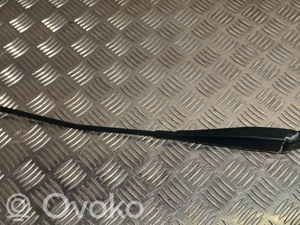 Ford Focus Front wiper blade arm 