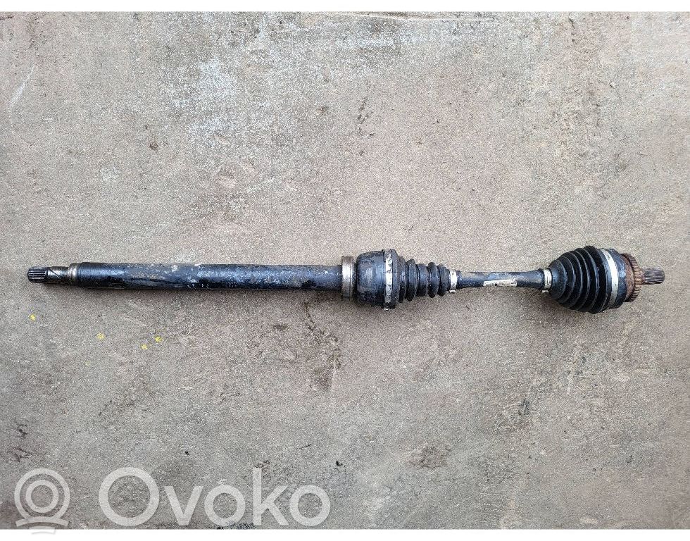 Volvo V70 Priekinis pusašis 