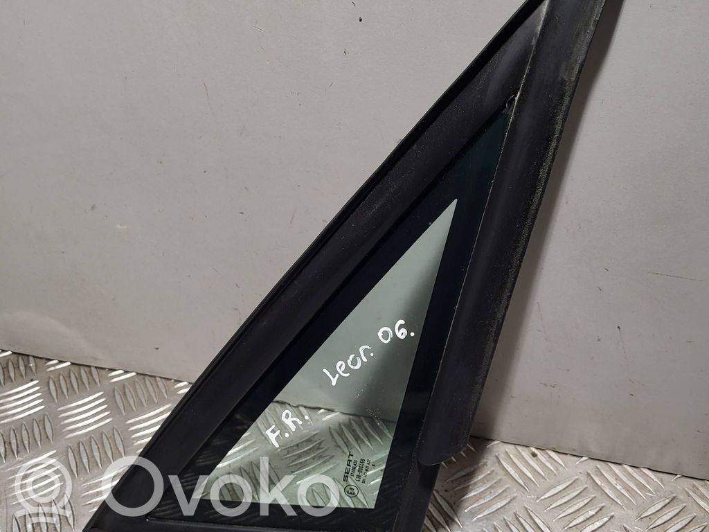 Seat Leon (1P) Szyba karoseryjna drzwi przednich 