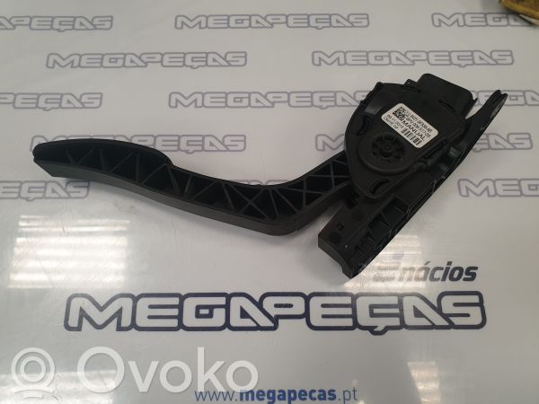 Gaspedal   8V219F836AB