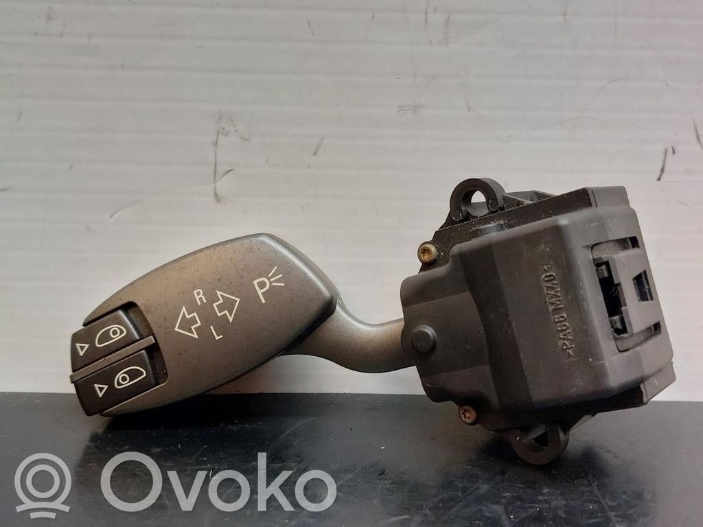 Wiper turn signal indicator stalk/switch   6911516