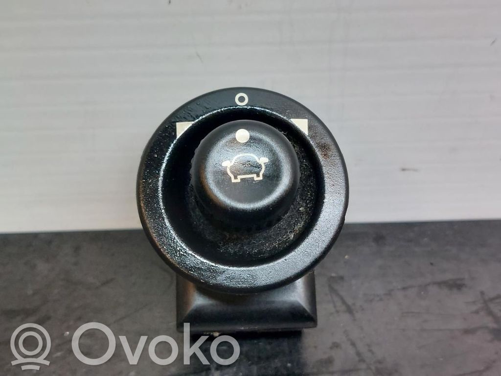 Wing mirror switch   93BG17B676BB