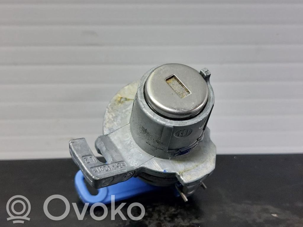 BMW 1 F40 Wkładka zamka drzwi przednich 
