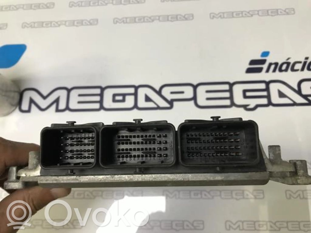 Unidad de control/módulo del motor   8200309318,0281011235,8200309329