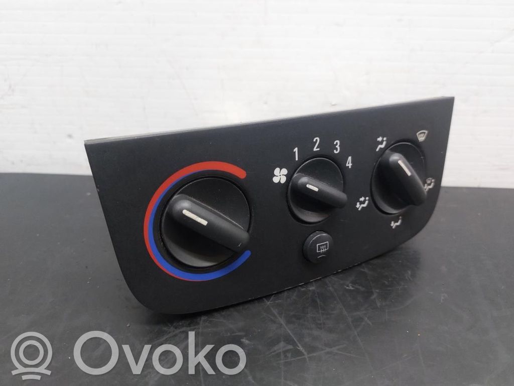 Opel Corsa C Climate control unit 