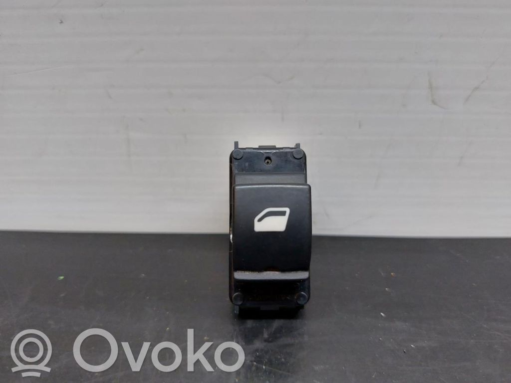 Electric window control switch   96762292ZD