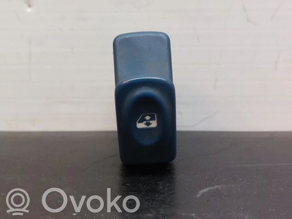 Przyciski szyb   838098C