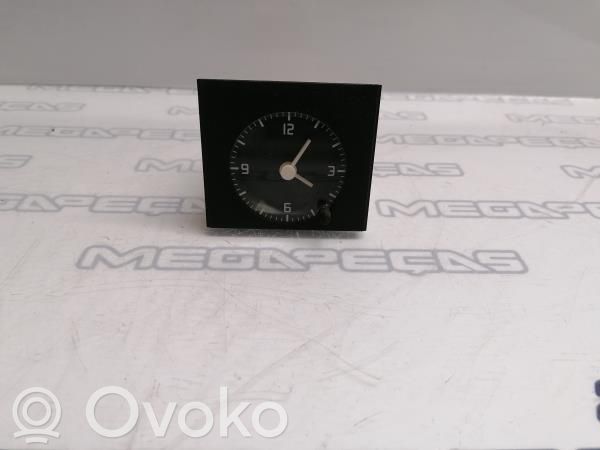 Renault Clio I Часы 