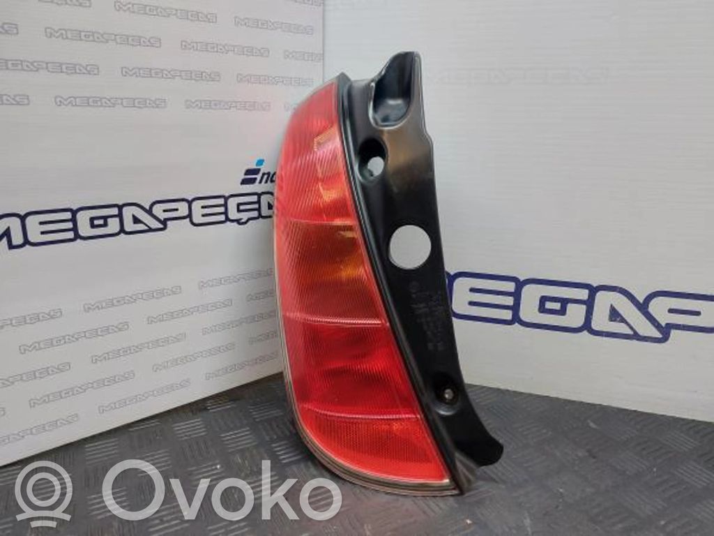 Lancia Ypsilon Aizmugurējais lukturis pārsegā 
