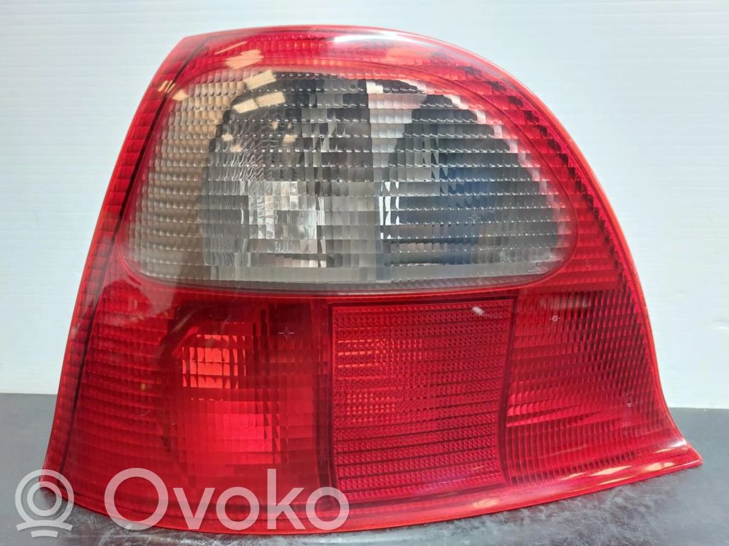Rover 200 XV Feux arrière sur hayon