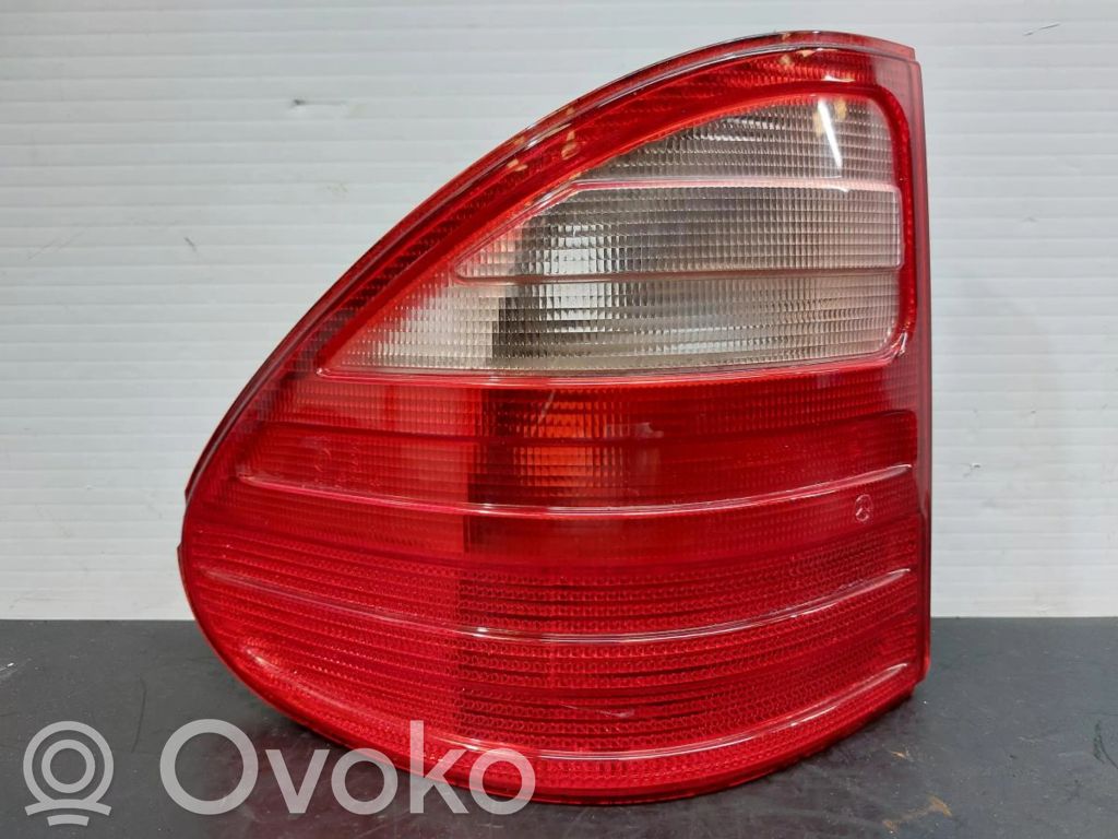 Mercedes-Benz E W210 Luci posteriori del portellone del bagagliaio 