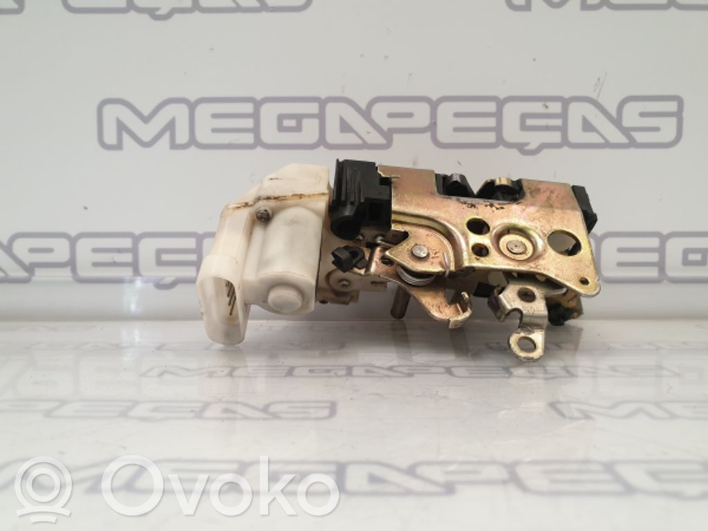 Fiat Punto (176) Priekšpusē slēdzene 