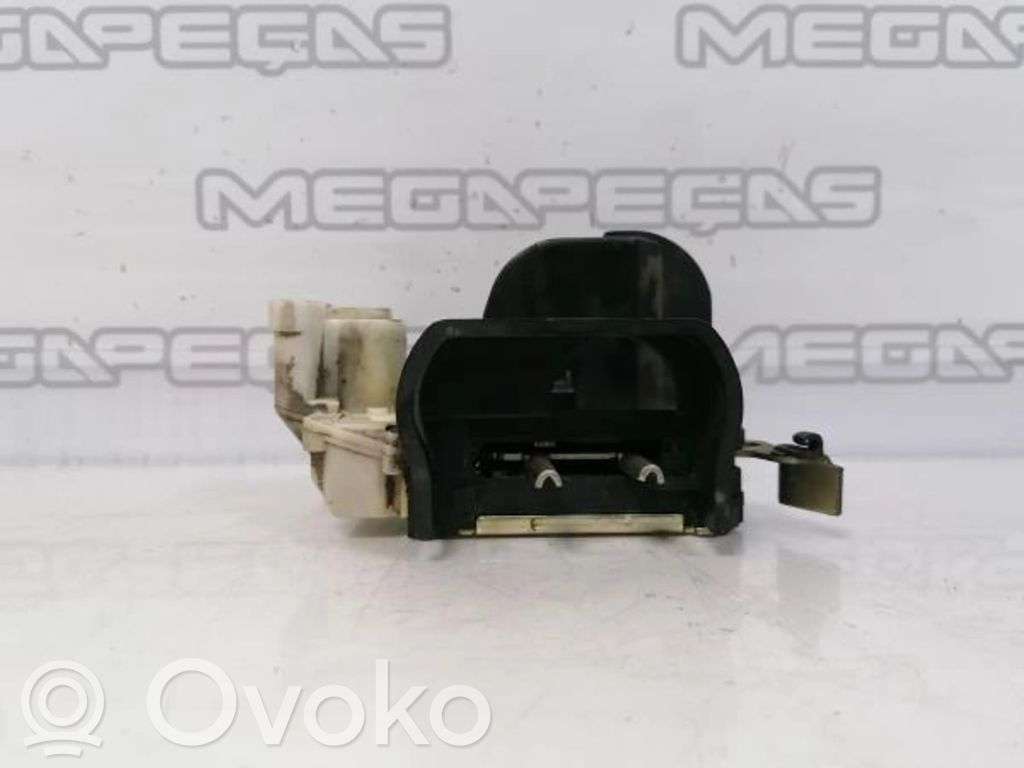 Fiat Punto (176) Priekinė užrakinimo spynelė (prie rankenos) 