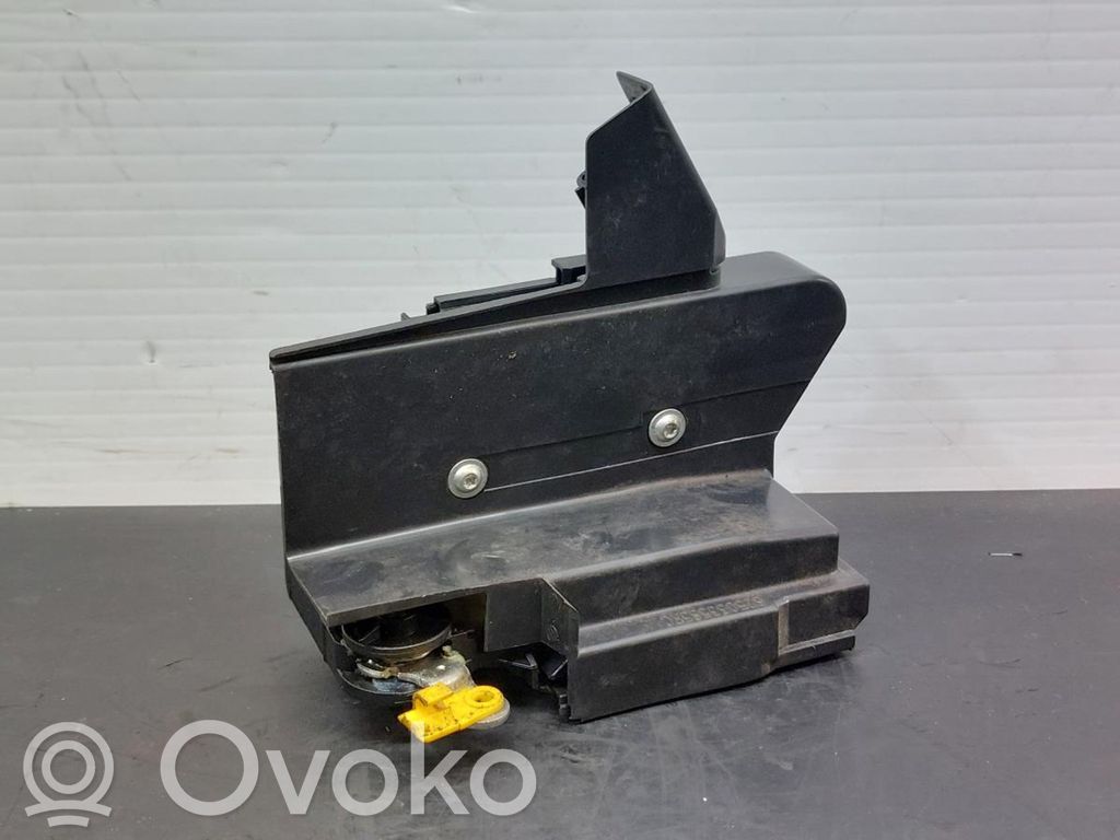Takaoven lukko   825033585RC