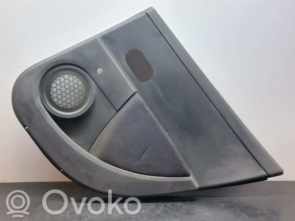 Renault Clio III Takaoven verhoilu 