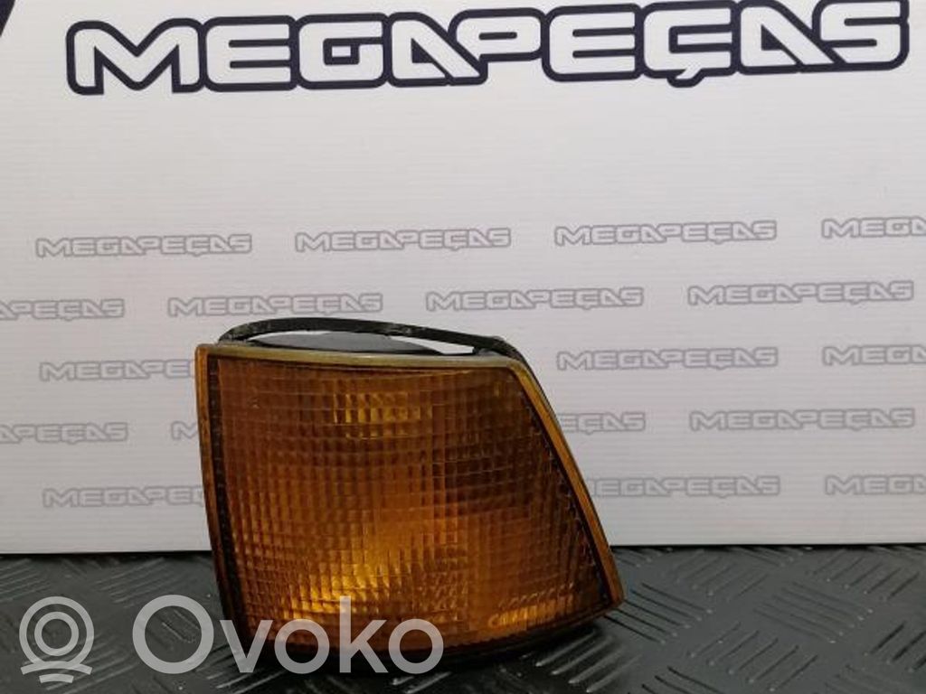 BMW 7 E32 Blinker vorne Stoßstange 