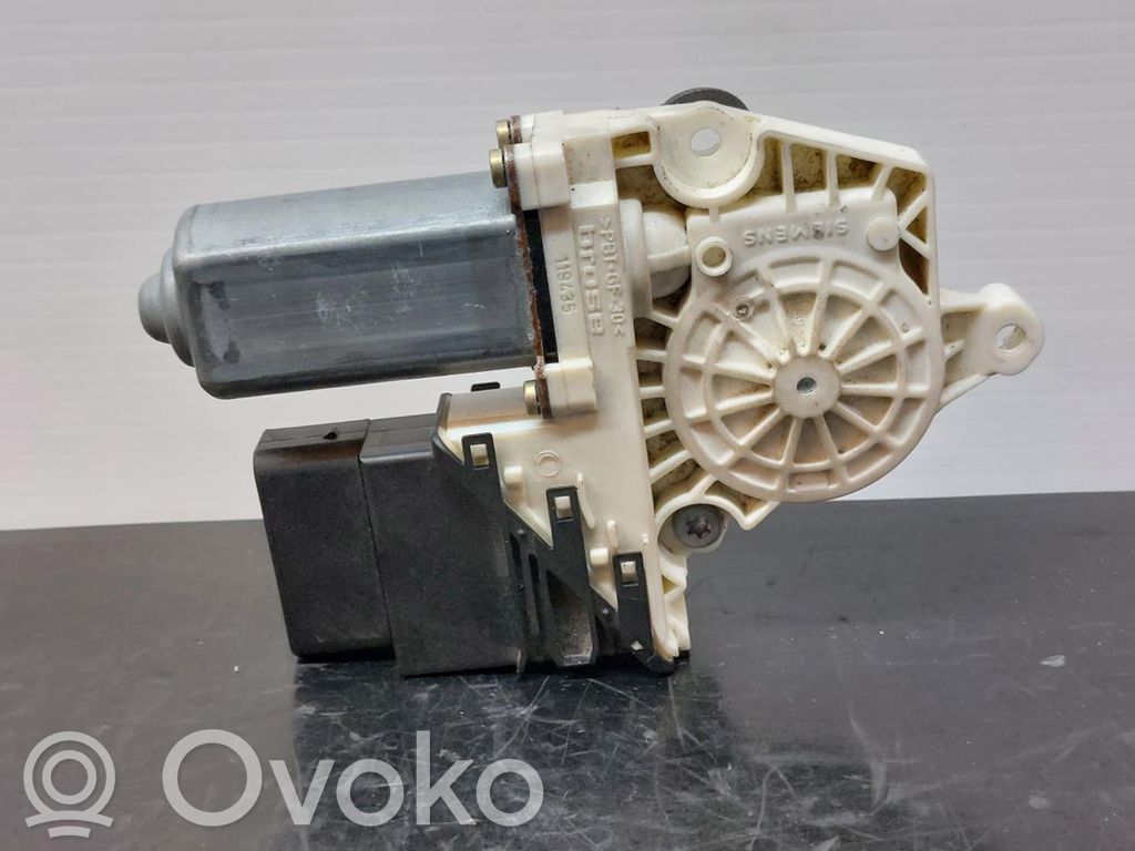 Seat Leon (1M) Silniczek podnoszenia szyby drzwi tylnych 