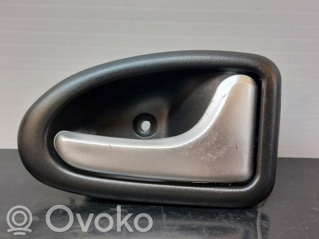 Renault Clio II Etuoven ulkokahvan kehys 