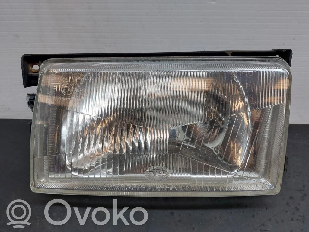 Volkswagen Polo II 86C 2F Priekinis žibintas 