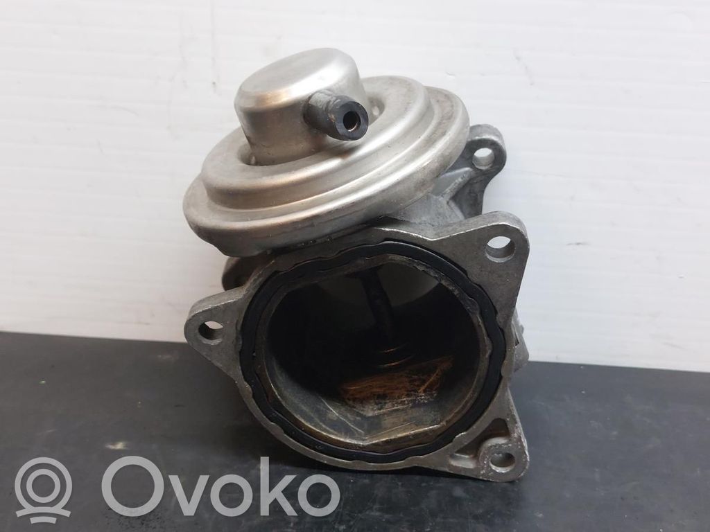 Volkswagen Golf V Soupape vanne EGR