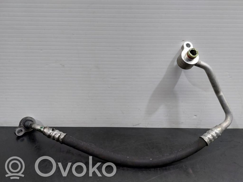 Ilmastointilaitteen putki (A/C)   31390483