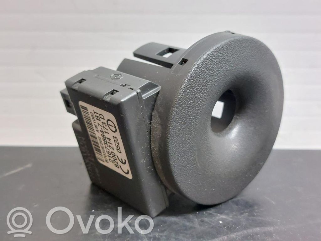 Mercedes-Benz C W203 Antenos stiprintuvas 