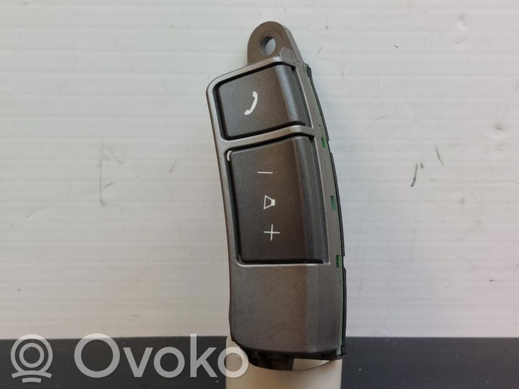 Boutons / interrupteurs volant   6911584