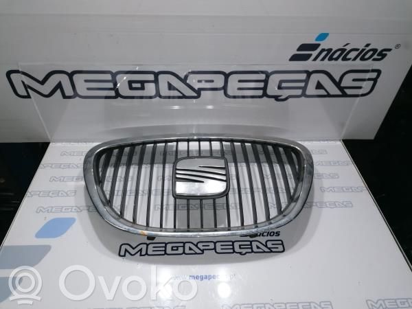 Front grill   P0853679