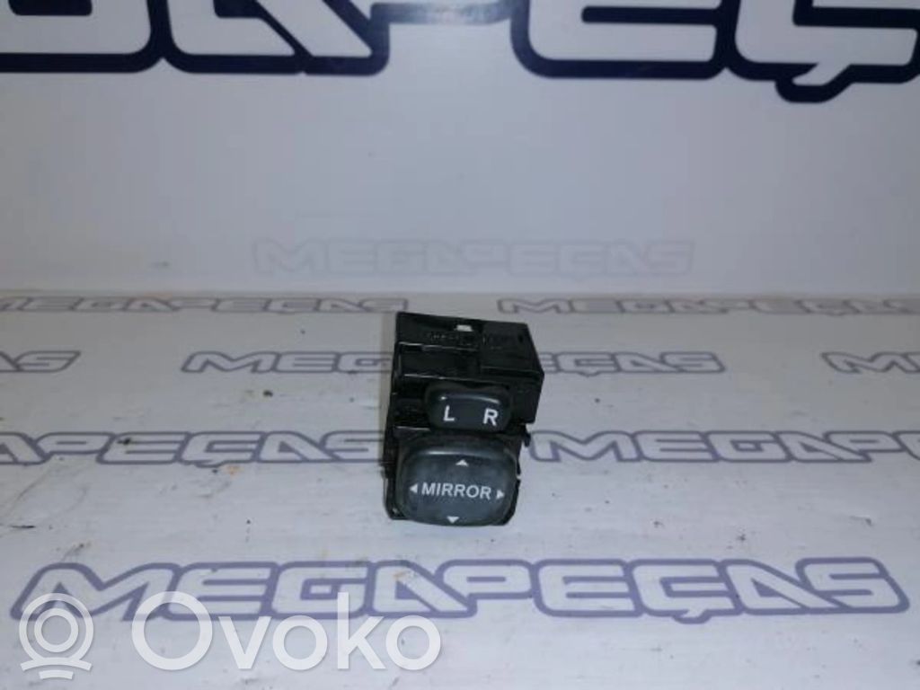 Wing mirror switch   183574