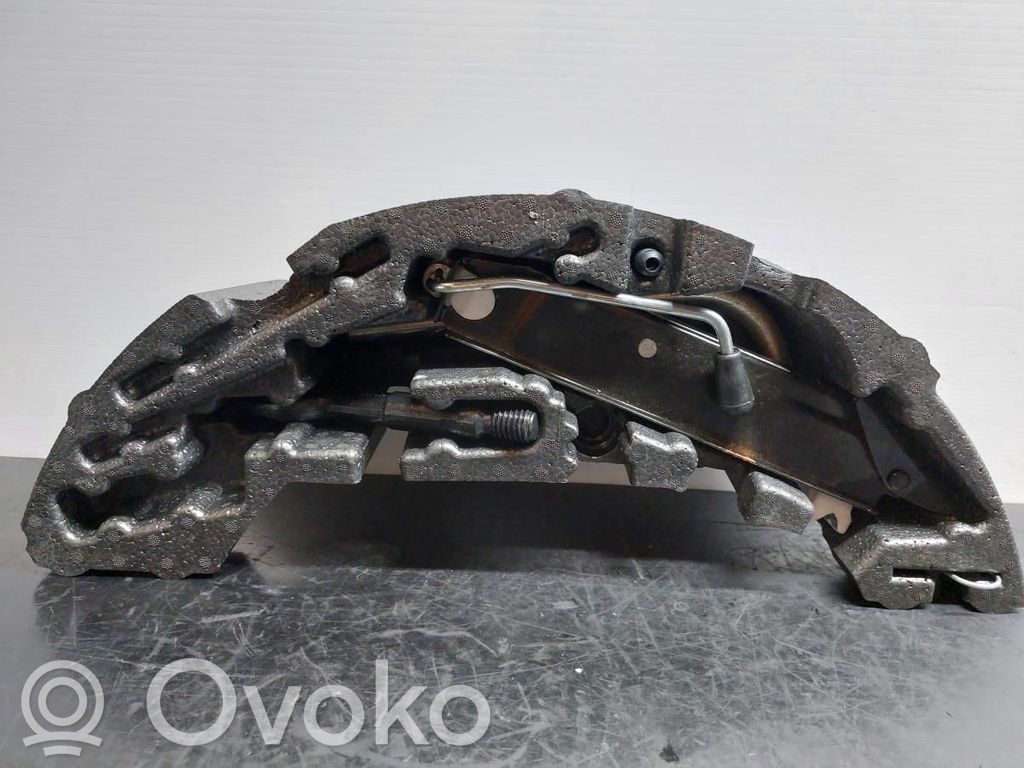 Įrankių komplektas