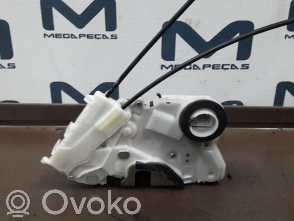 Toyota Yaris Etuoven lukko