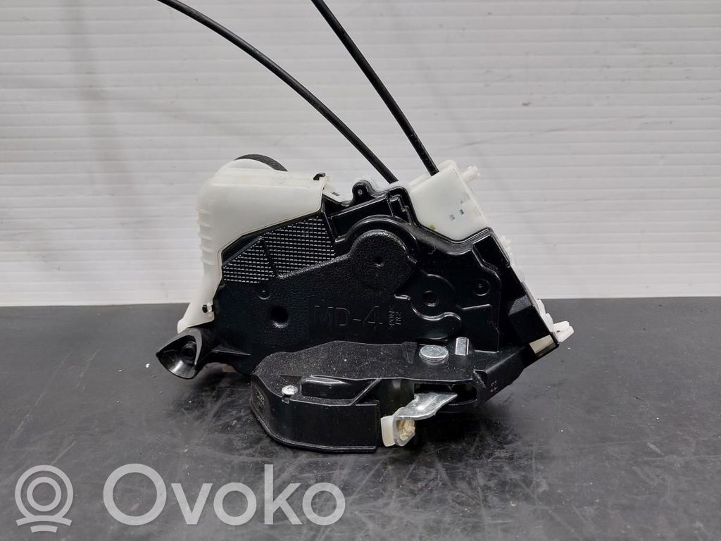 Toyota Yaris Zamek drzwi przednich 