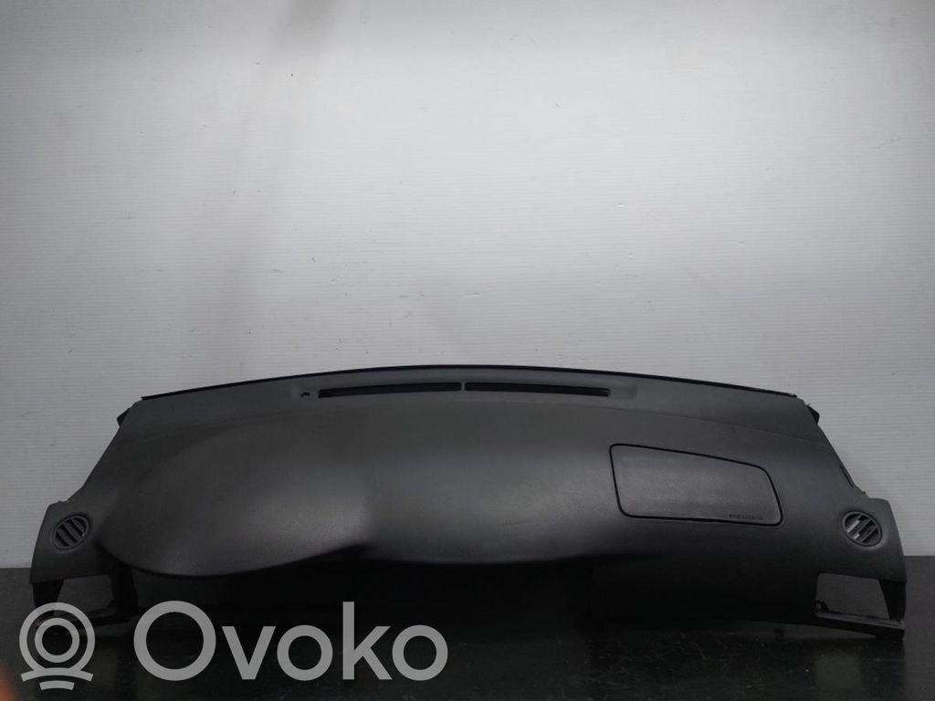 Toyota Corolla Verso E121 Панель 