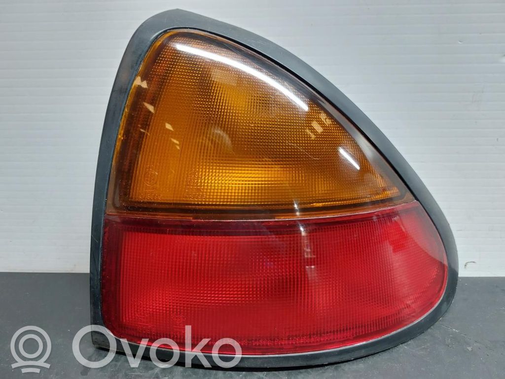 Rear/tail lights   0431436R