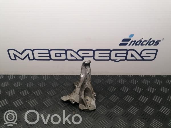 Audi R8 42 Engine mount bracket 
