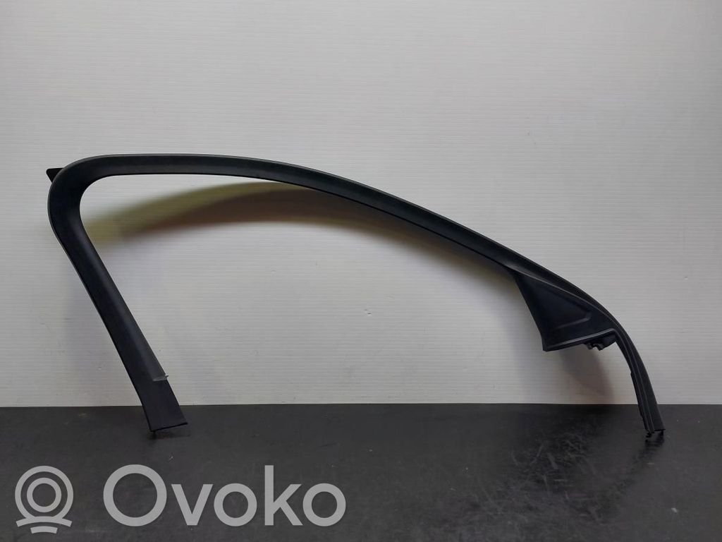 BMW 1 F40 Listwa drzwi przednich 
